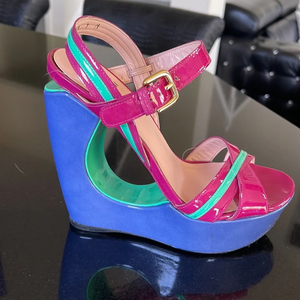 Stuart Weitzman Pink Blue Teal Patent Leather Platform Wedges - Picture 2 of 3